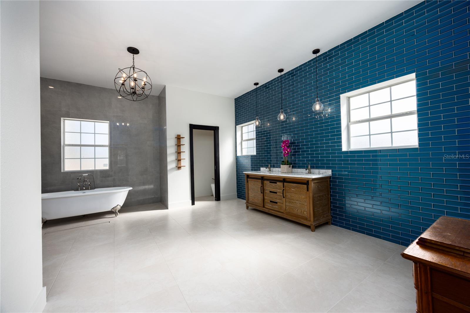 Image 5 of 89 For 12456 155th Place