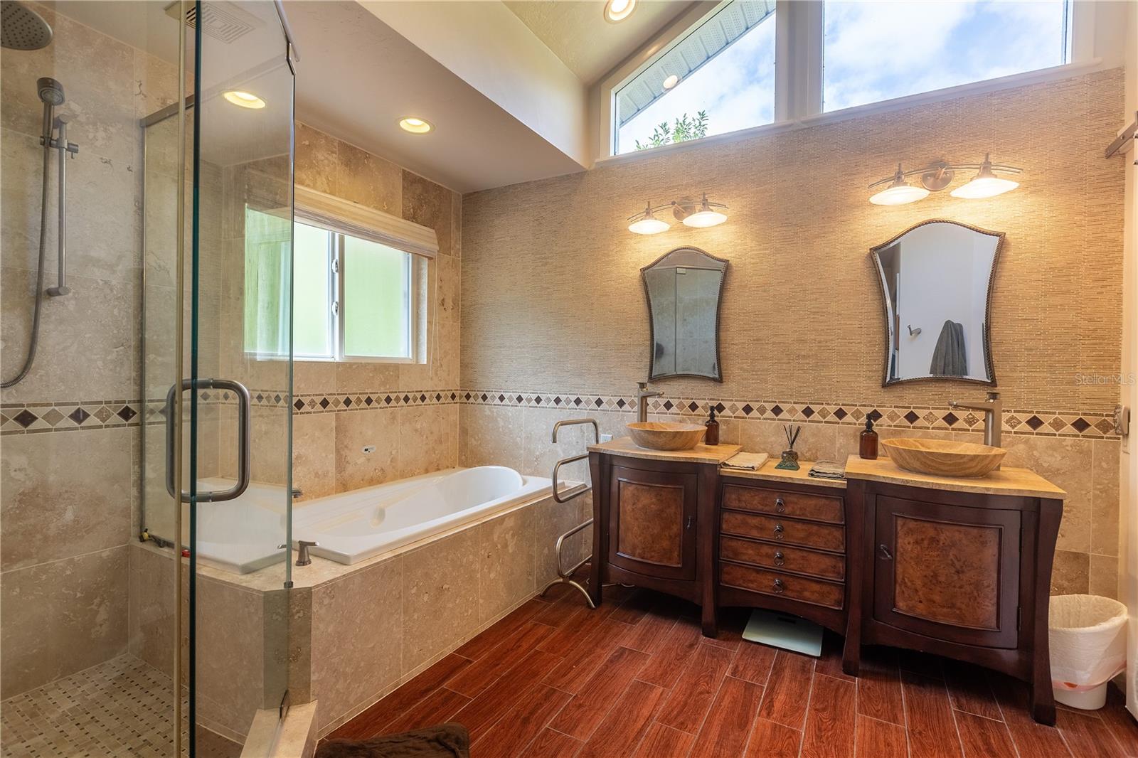 Image 23 of 40 For 2921 24th Terrace