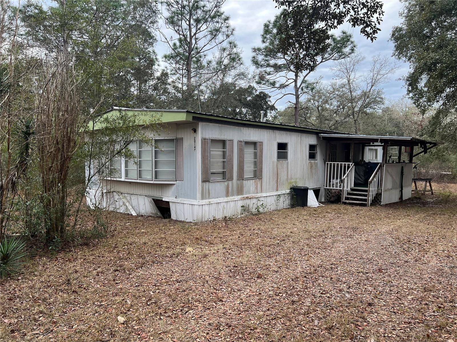 Listing photo id 13 for 20140 27th Street