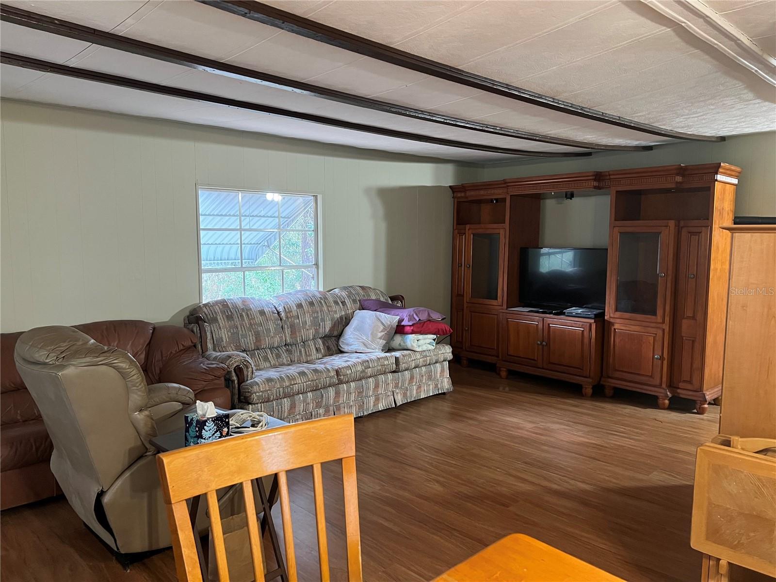 Listing photo id 22 for 20140 27th Street