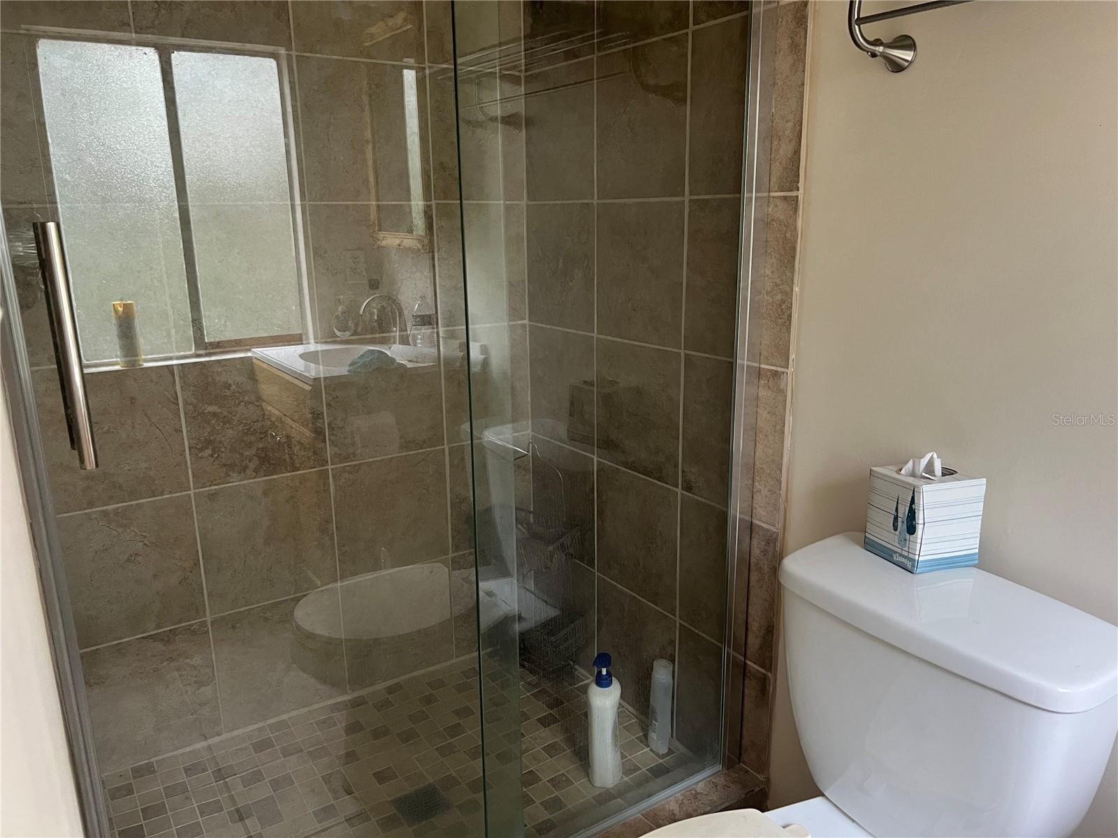 Listing photo id 25 for 20140 27th Street