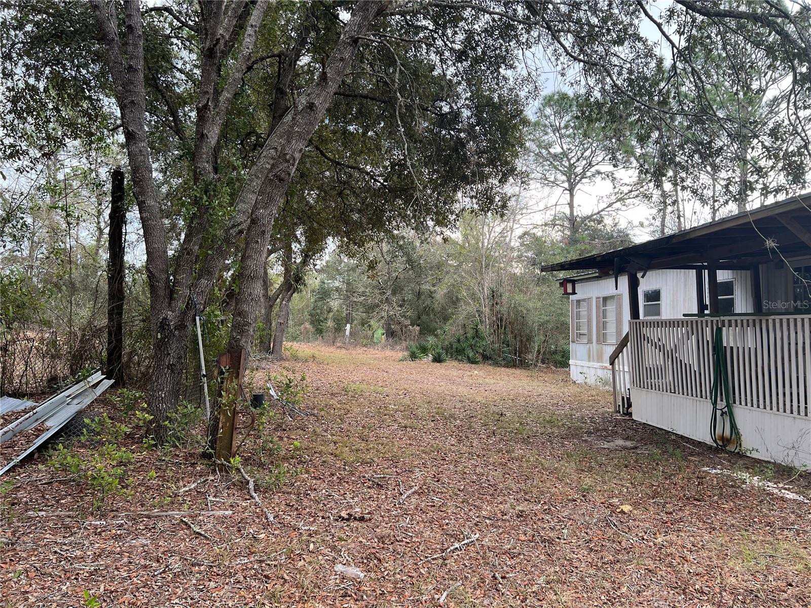 Listing photo id 4 for 20140 27th Street