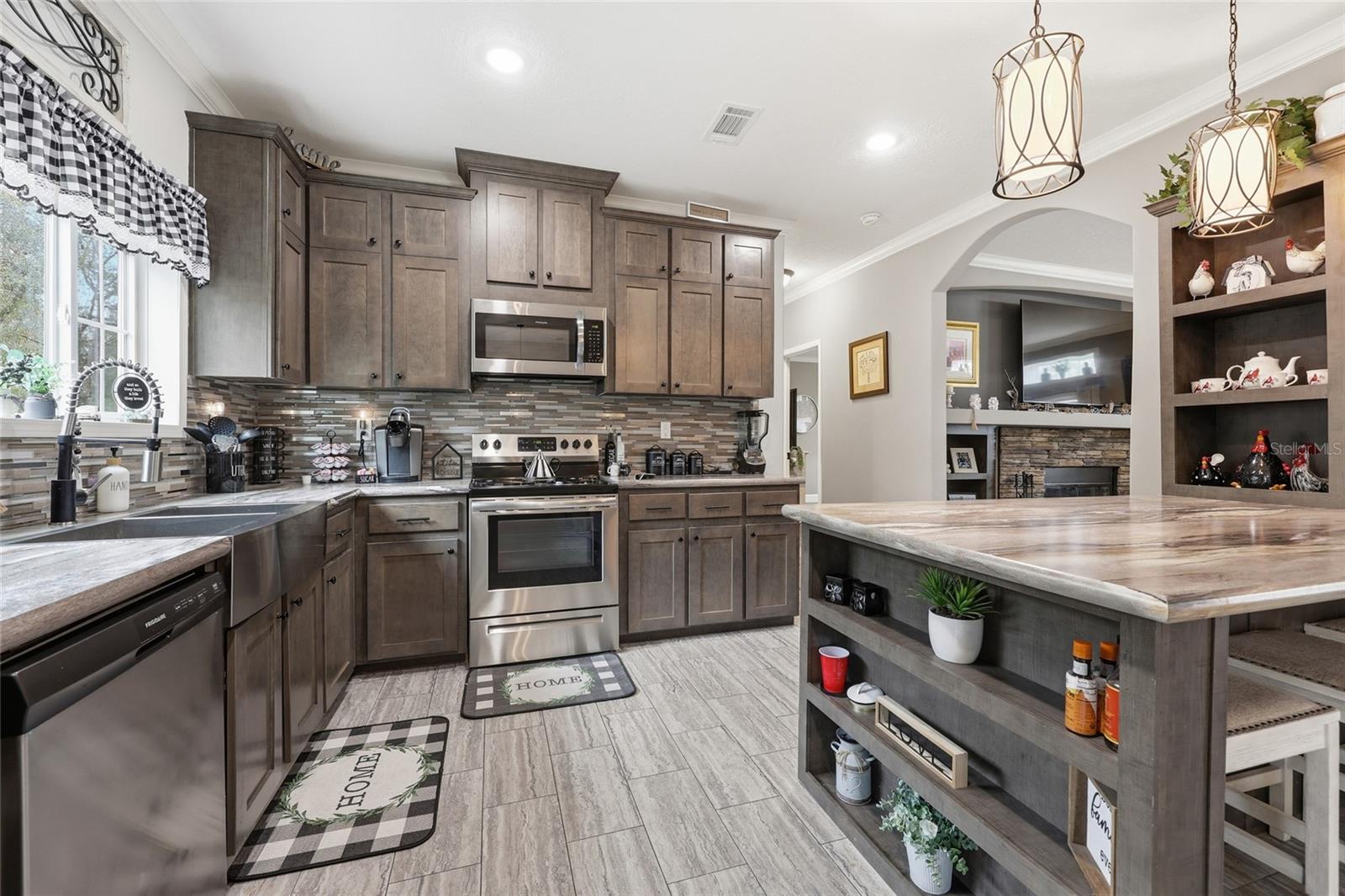 Image 14 of 55 For 11640 Tustenuggee Avenue