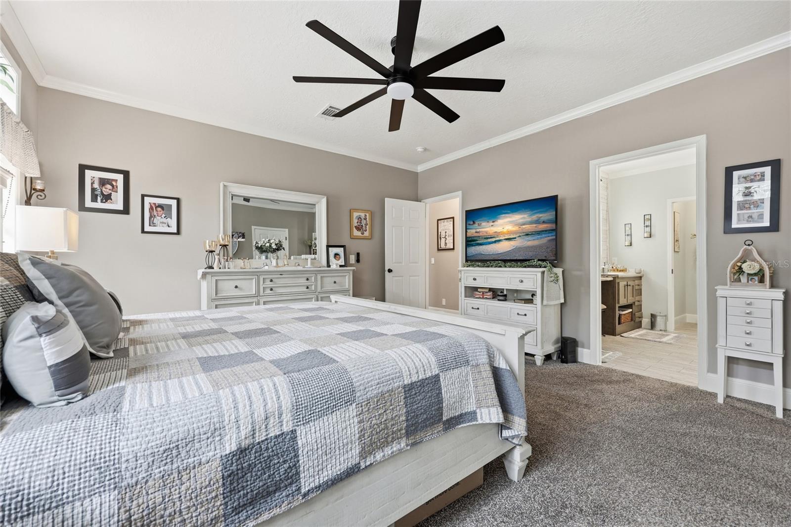 Image 22 of 55 For 11640 Tustenuggee Avenue