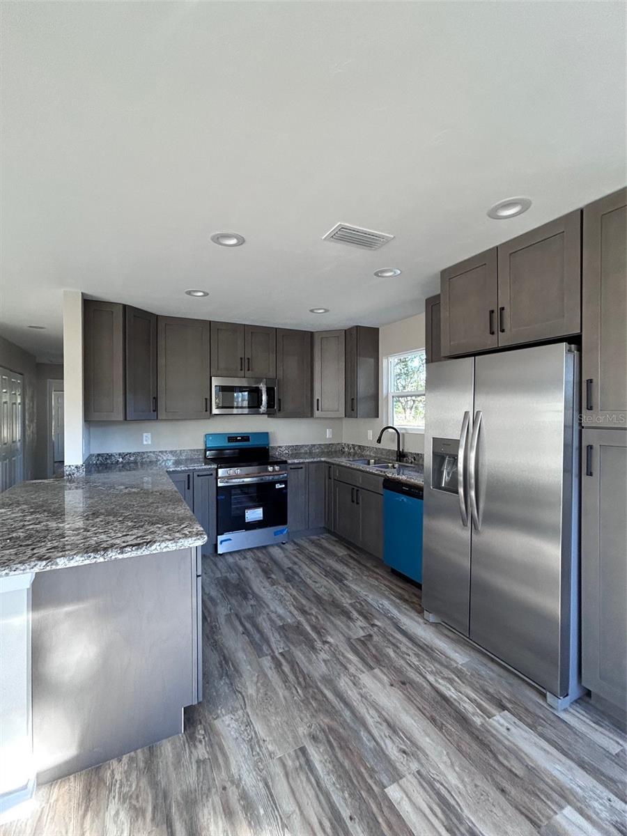 Image 10 of 11 For 570 5th Street