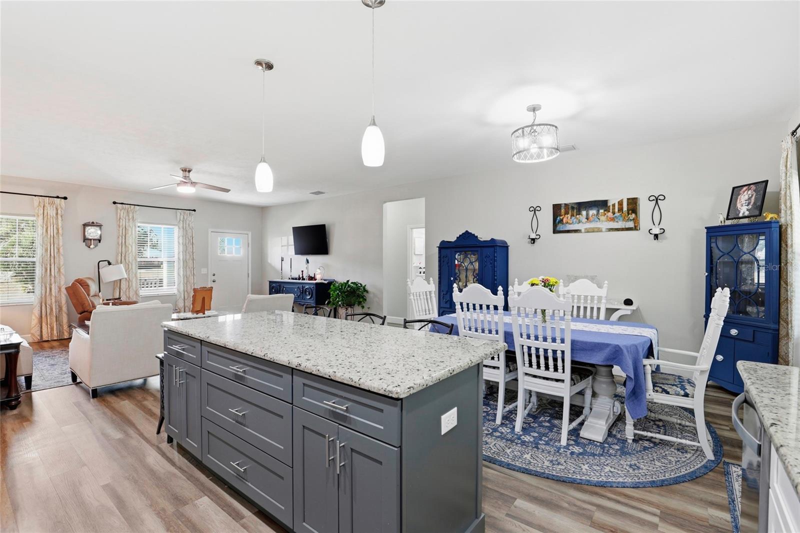 Image 10 of 47 For 9092 Maryann Drive