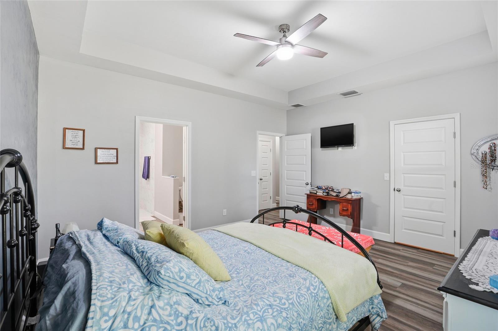 Image 14 of 47 For 9092 Maryann Drive