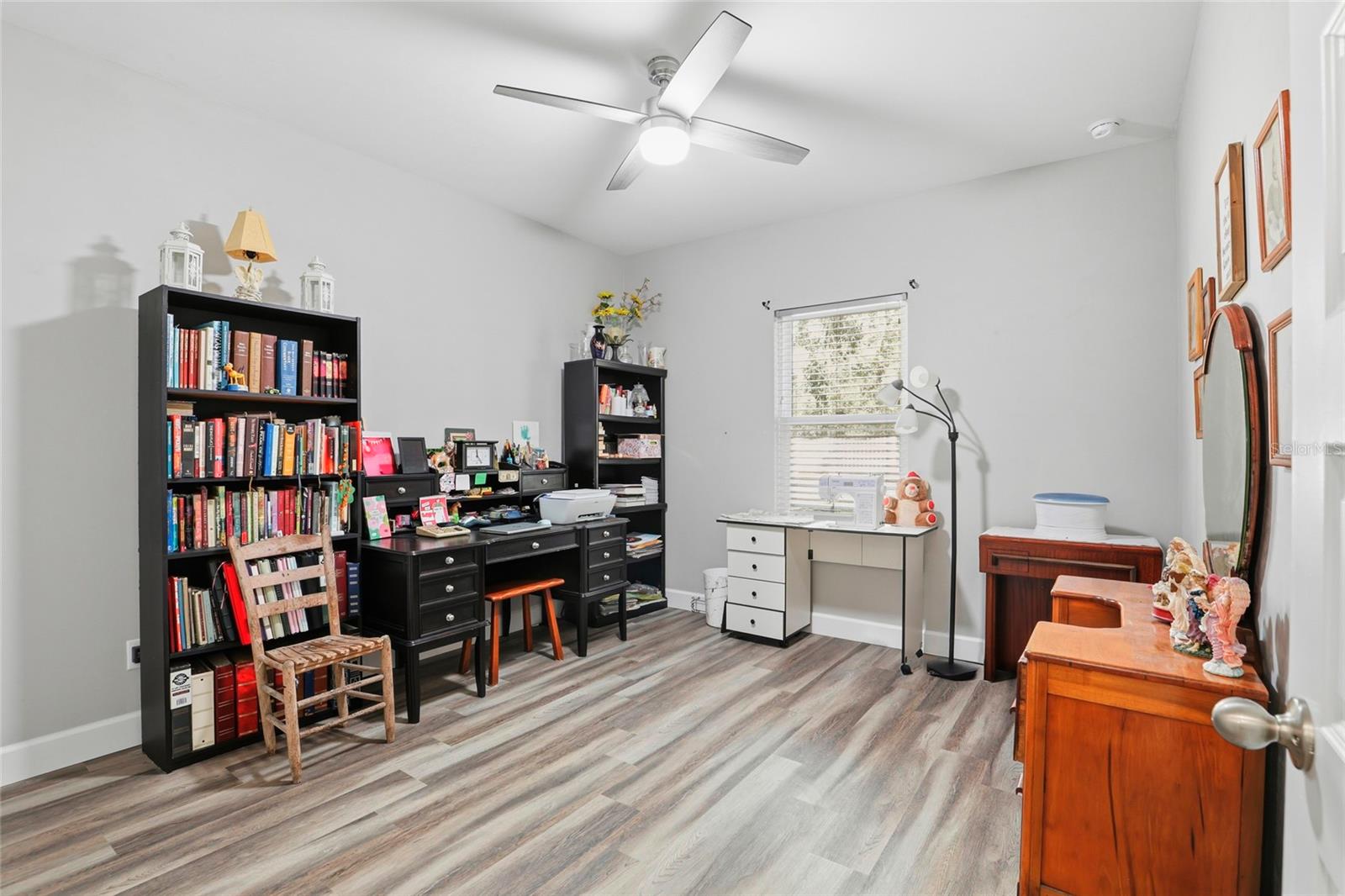 Image 19 of 47 For 9092 Maryann Drive