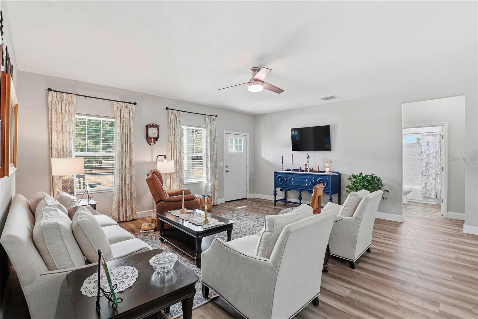 Image 5 of 47 For 9092 Maryann Drive