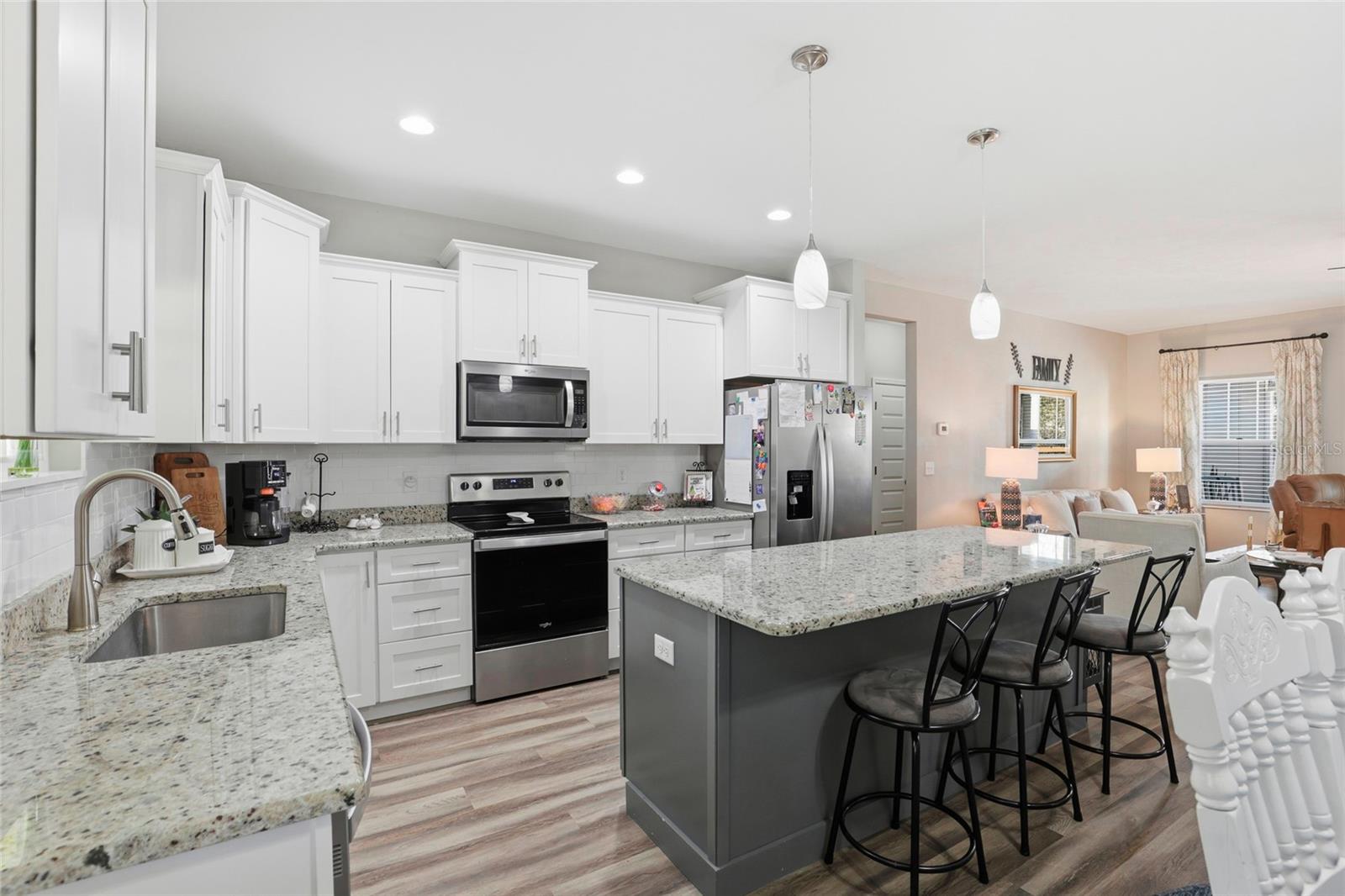 Image 7 of 47 For 9092 Maryann Drive