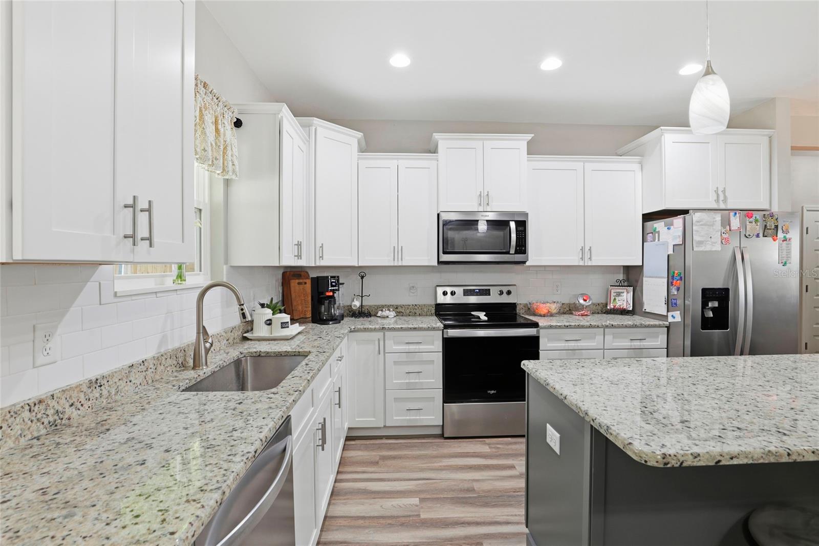 Image 8 of 47 For 9092 Maryann Drive