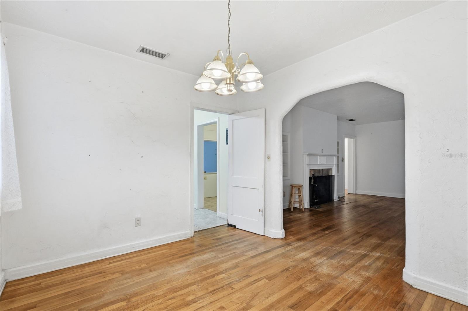 Image 5 of 42 For 1423 11th Road