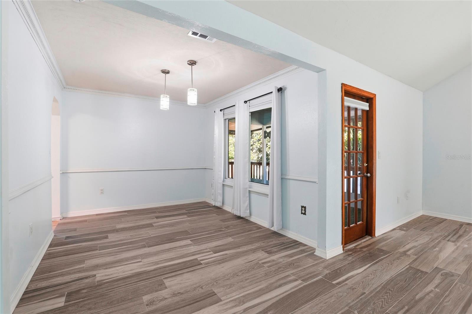 Image 11 of 38 For 10808 31st Place