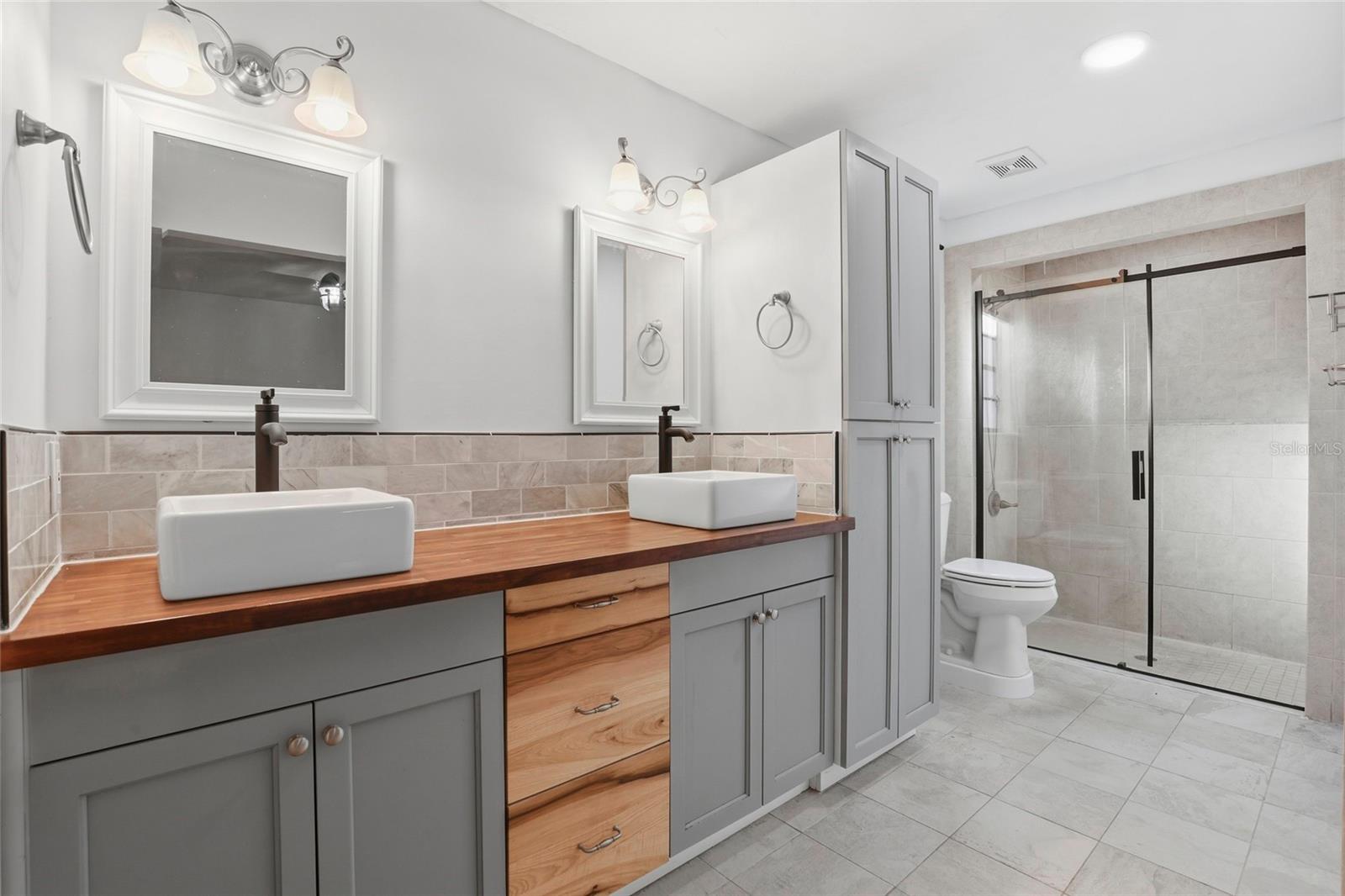 Image 18 of 38 For 10808 31st Place