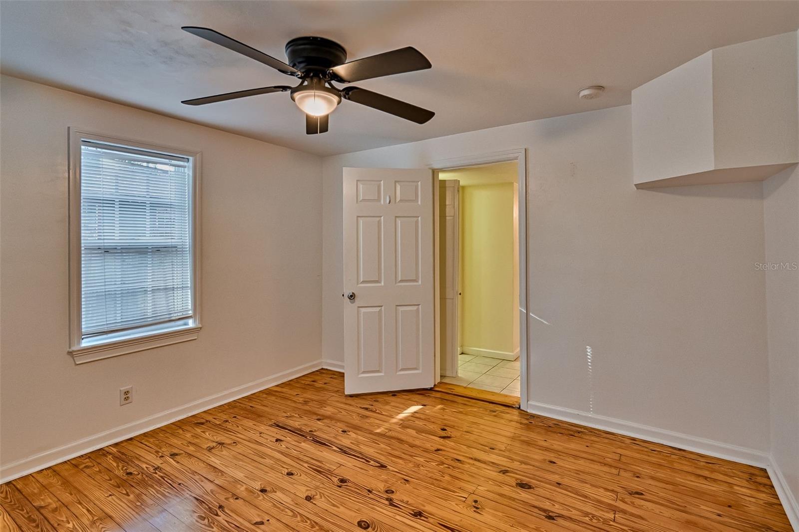 Image 15 of 27 For 930 29th Place