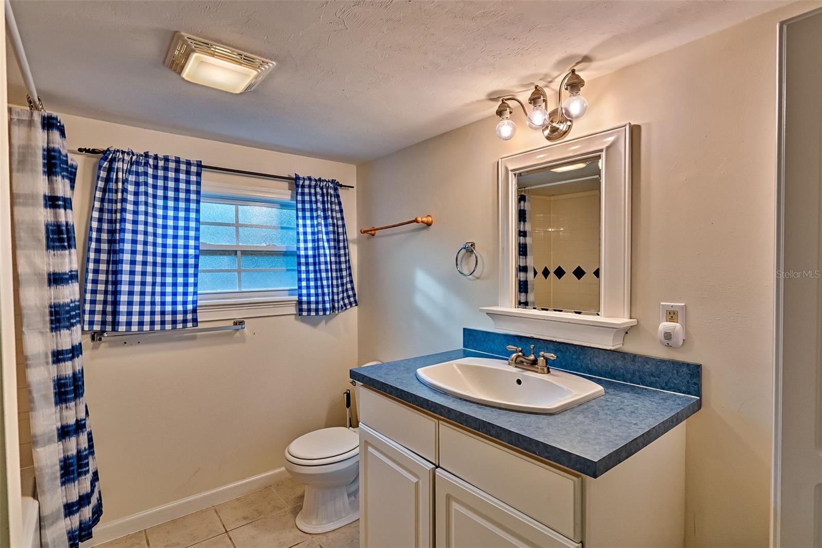 Image 18 of 27 For 930 29th Place