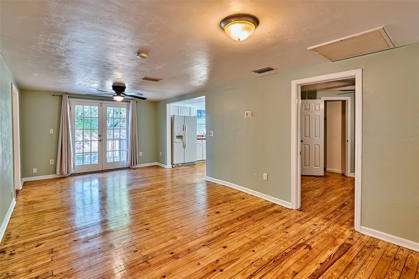 Image 4 of 27 For 930 29th Place