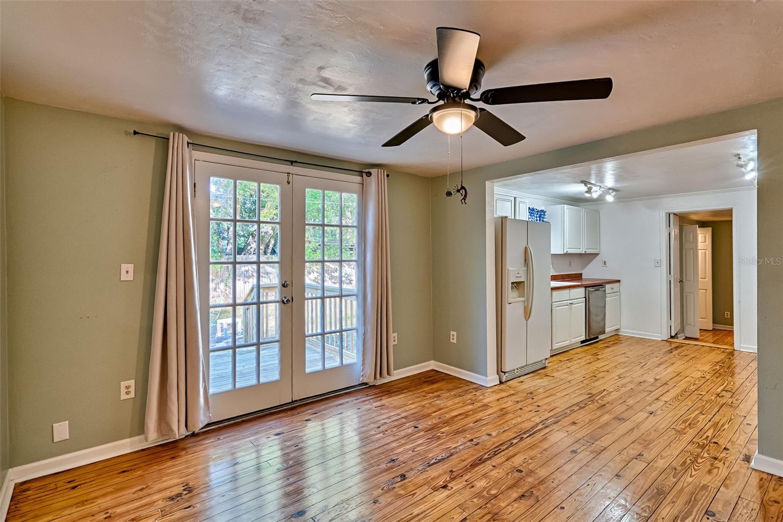 Image 5 of 27 For 930 29th Place