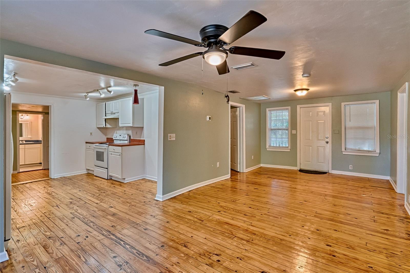 Image 6 of 27 For 930 29th Place