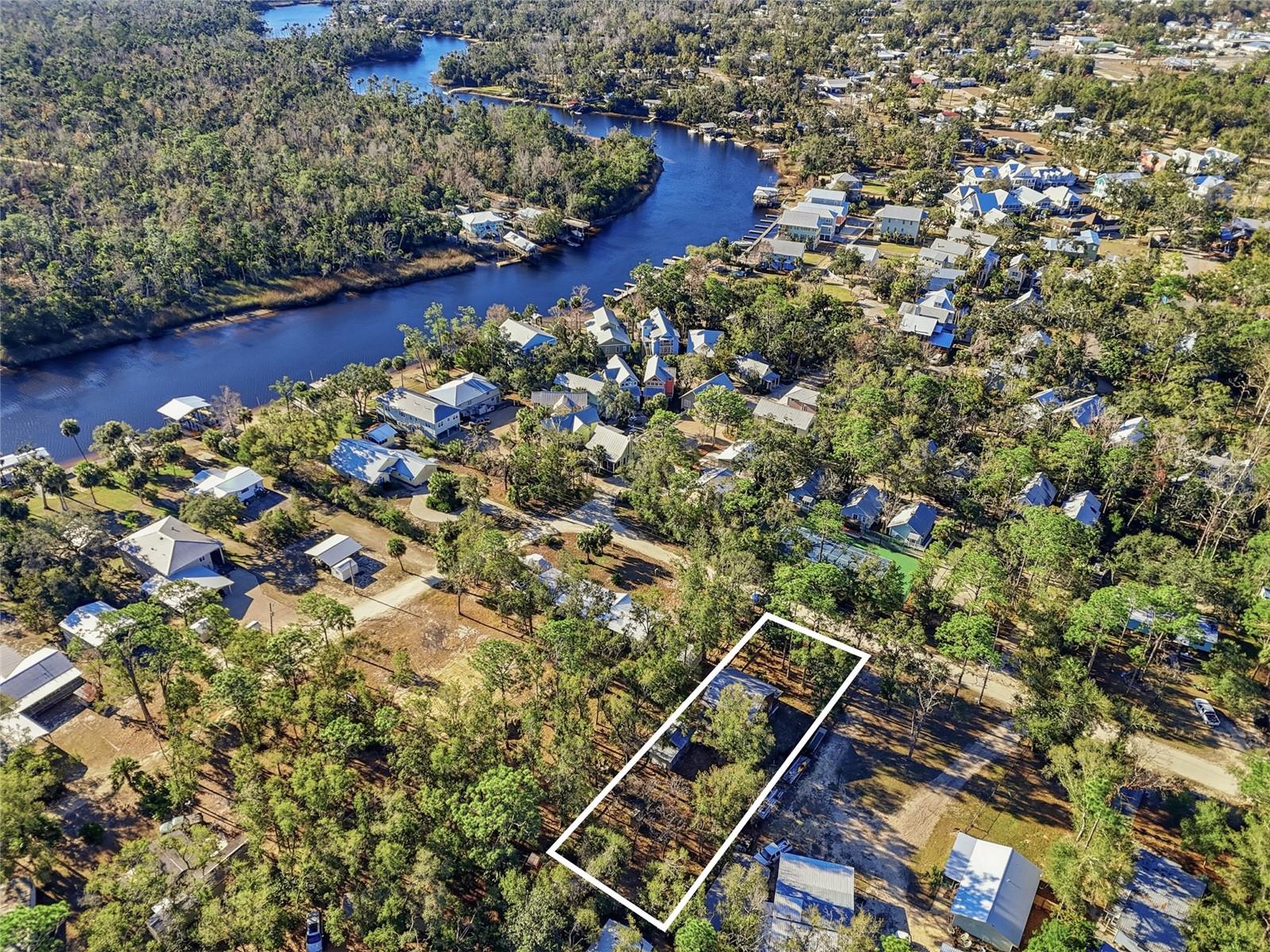 Details for 317 Cedar Street Ne, STEINHATCHEE, FL 32359