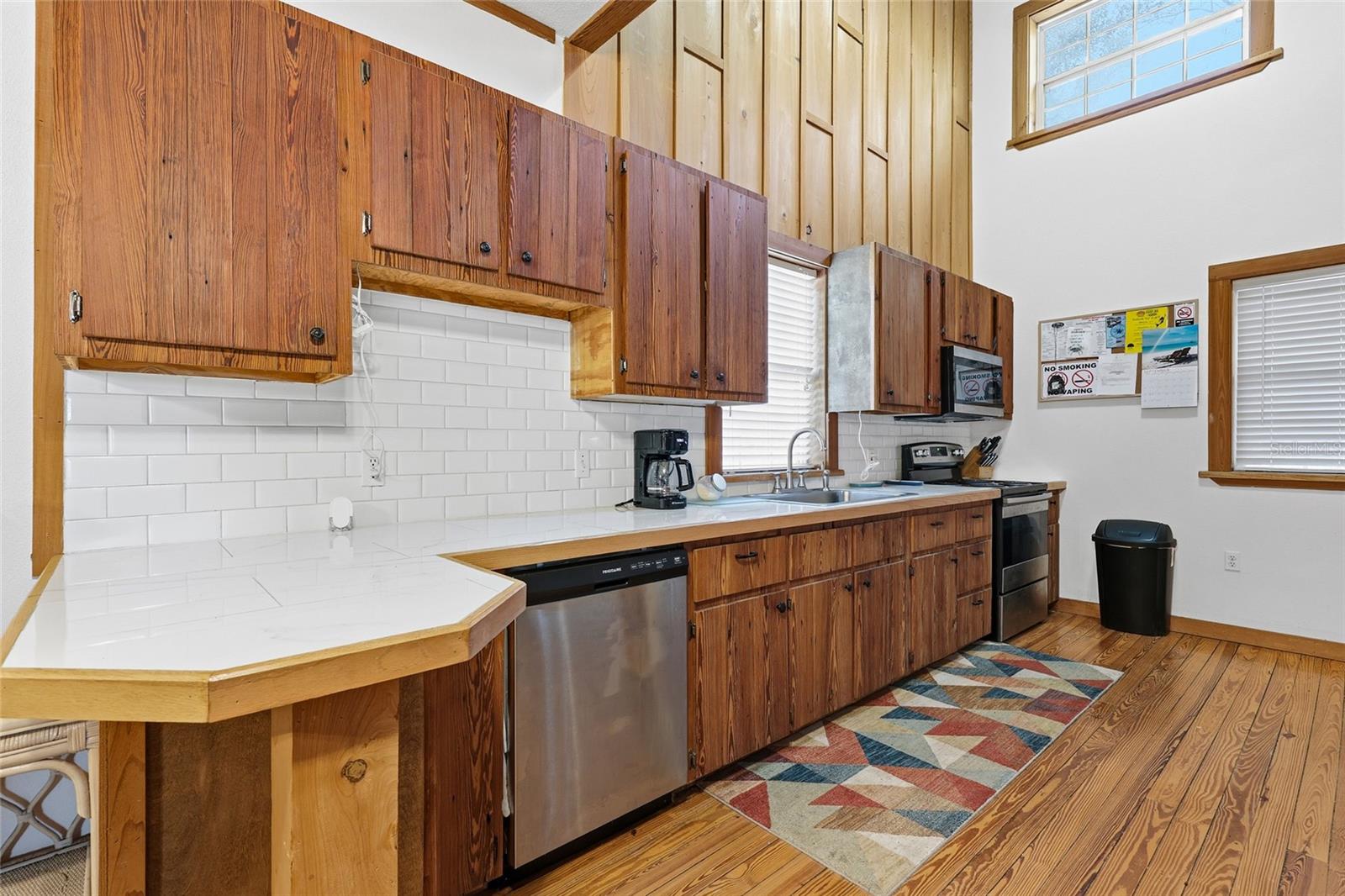 Image 10 of 32 For 317 Cedar Street Ne