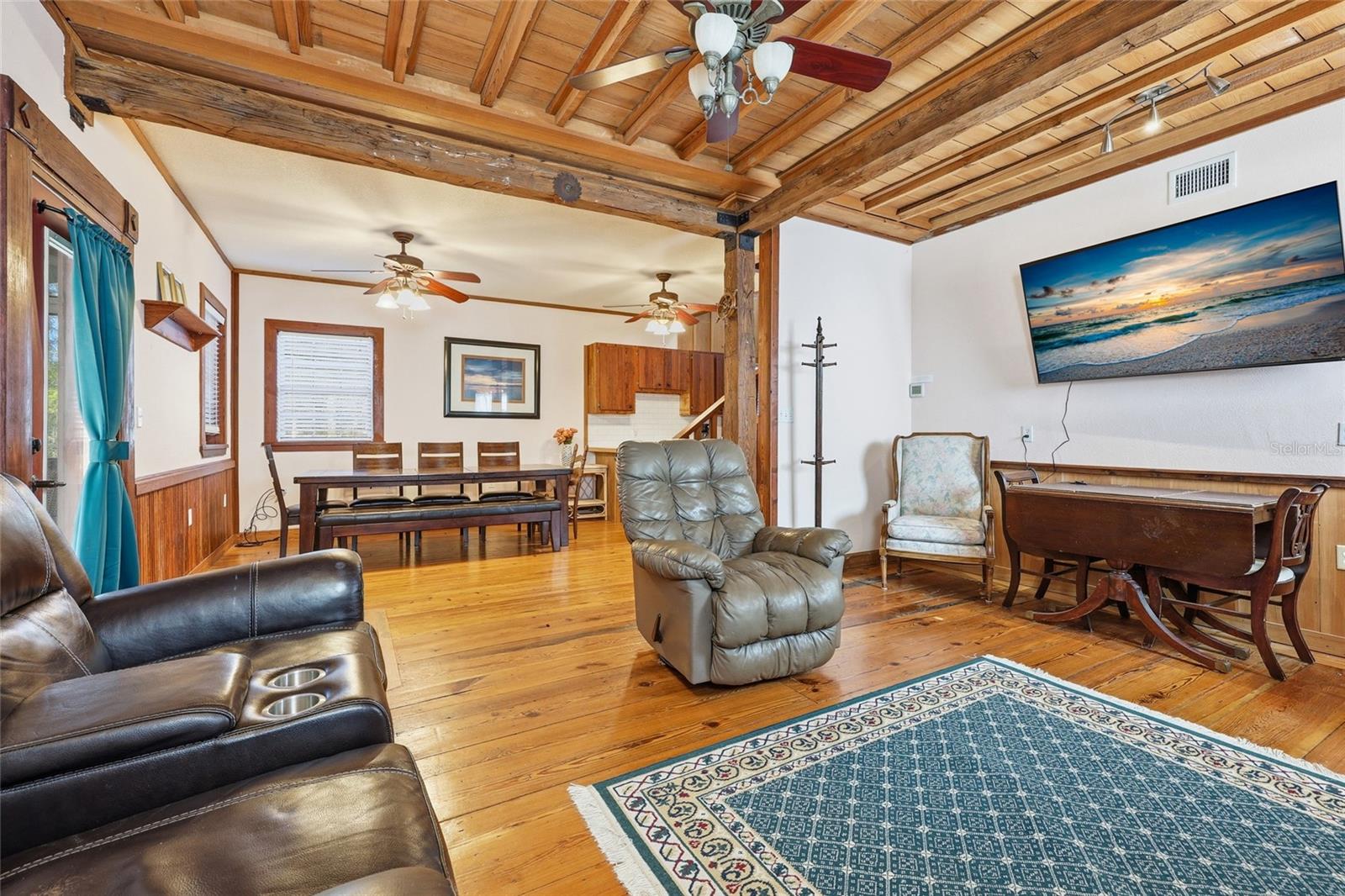 Image 5 of 32 For 317 Cedar Street Ne