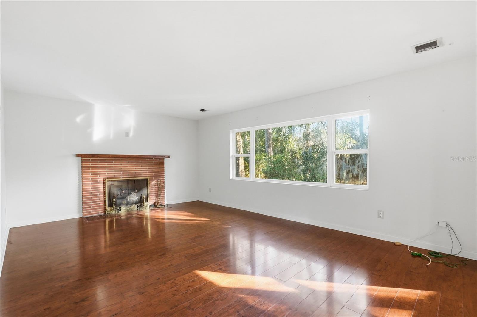 Image 17 of 47 For 1643 16th Avenue