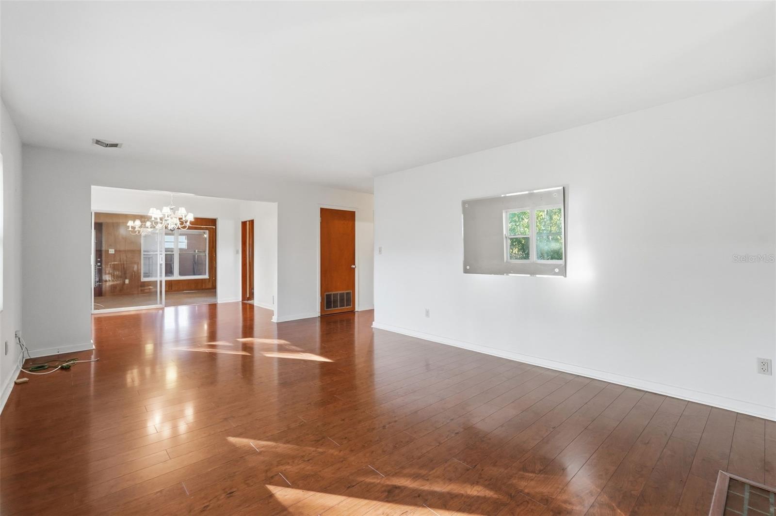 Image 18 of 47 For 1643 16th Avenue