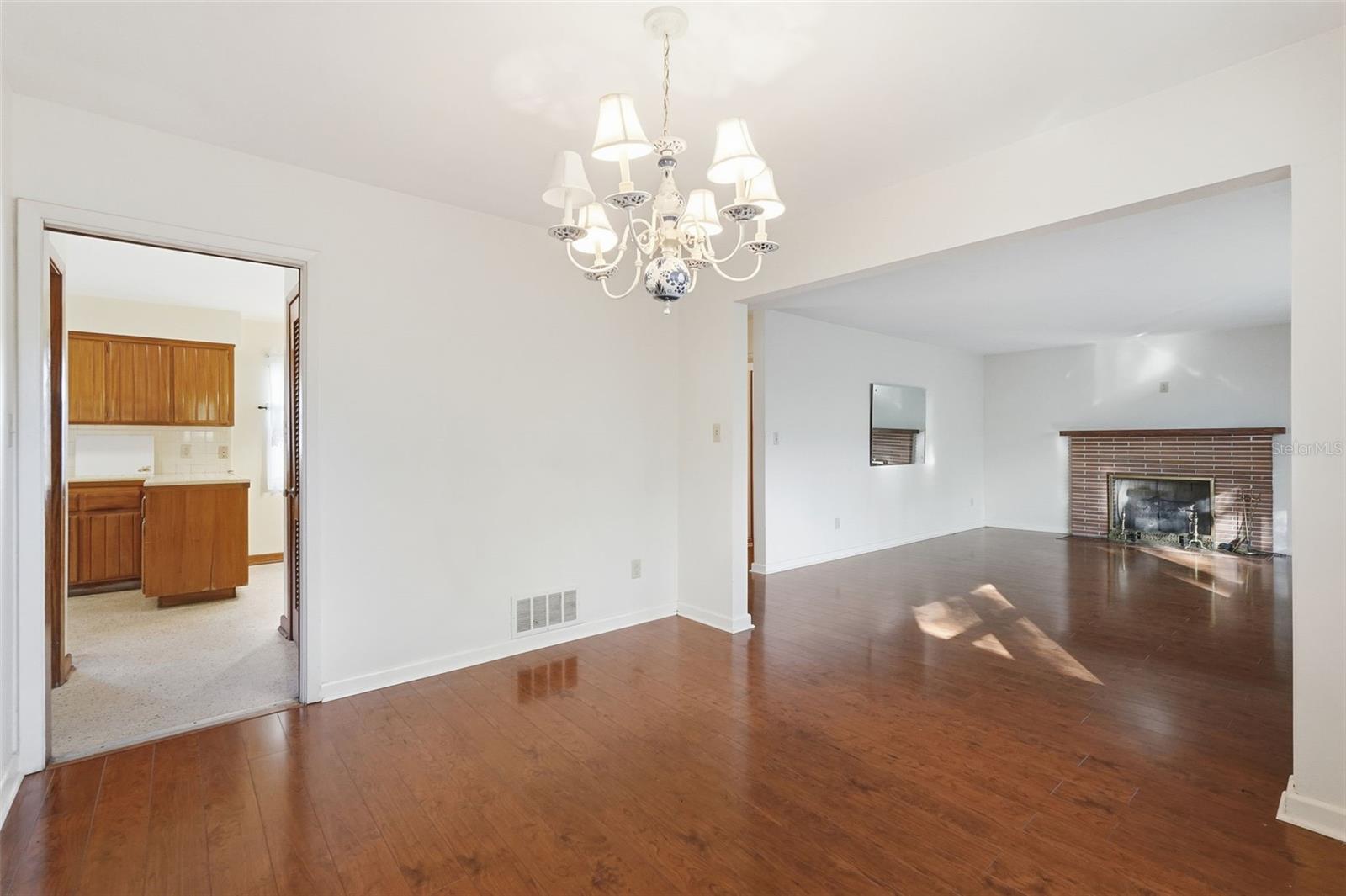 Image 20 of 47 For 1643 16th Avenue