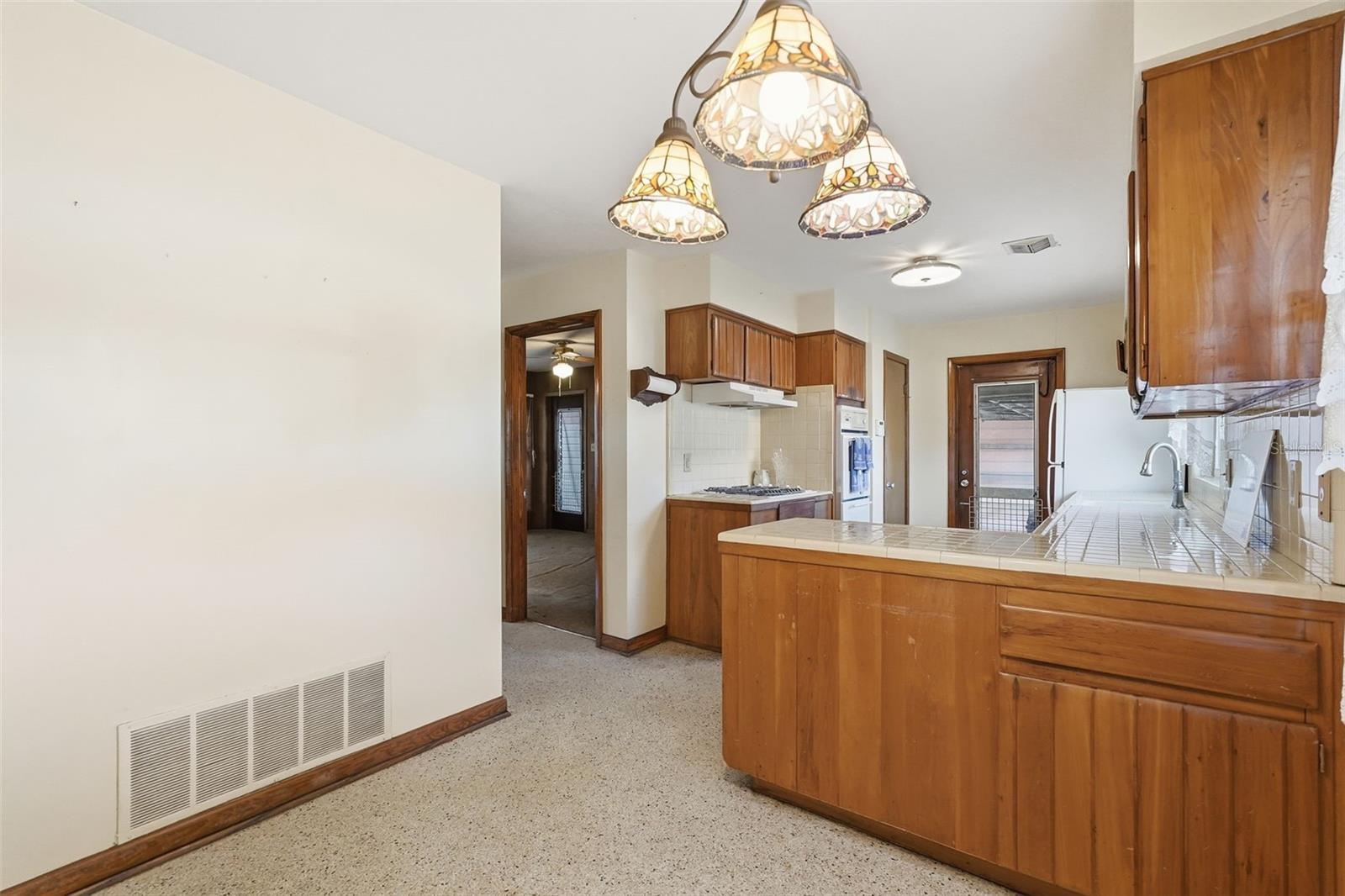 Image 7 of 47 For 1643 16th Avenue