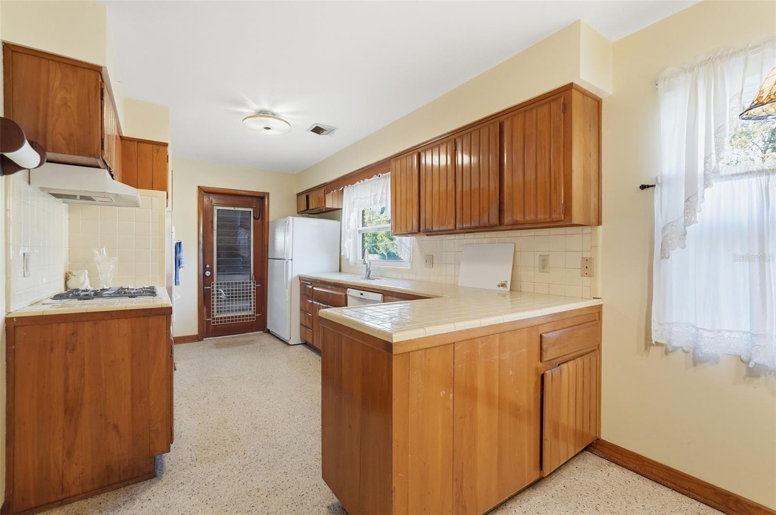 Image 9 of 47 For 1643 16th Avenue