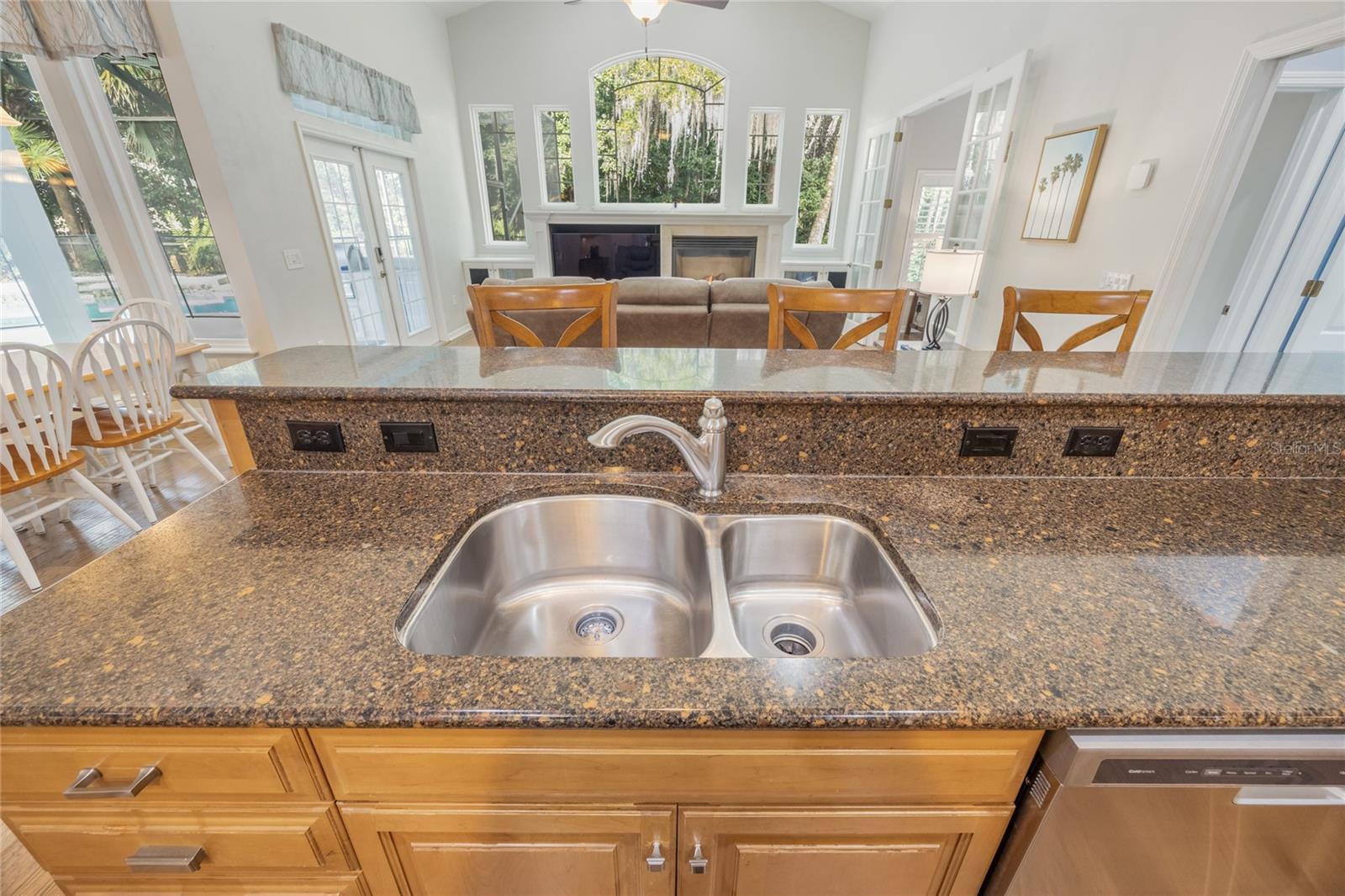 Image 11 of 83 For 7146 35th Avenue