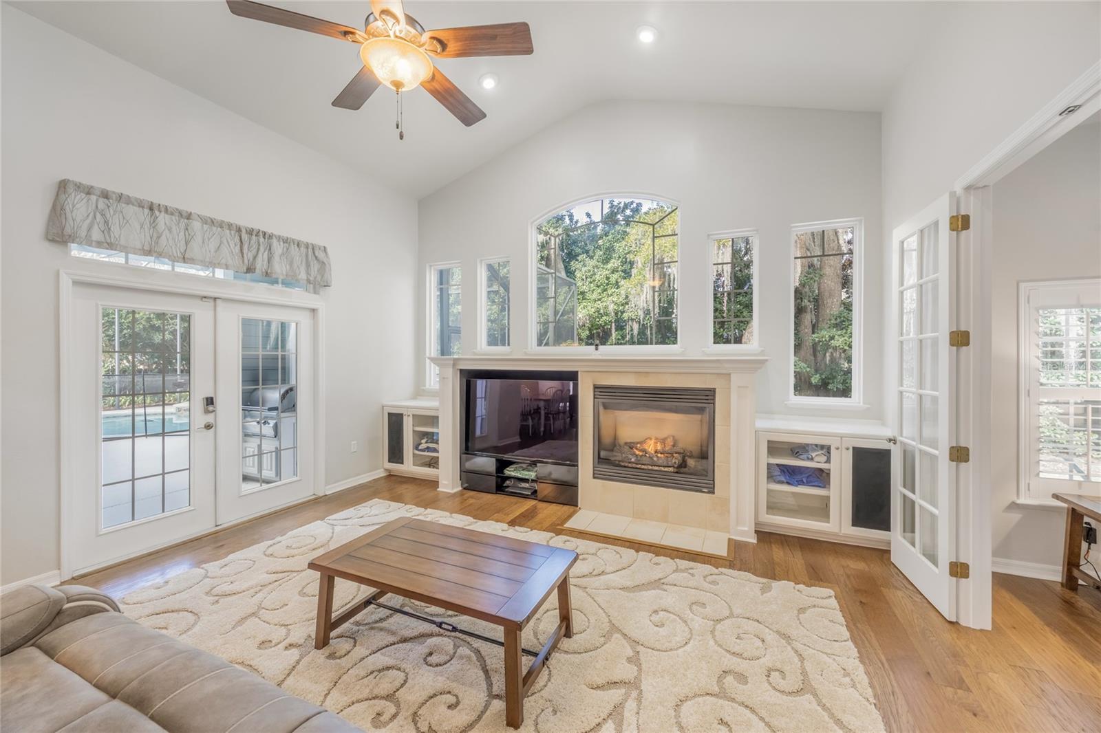 Image 18 of 83 For 7146 35th Avenue