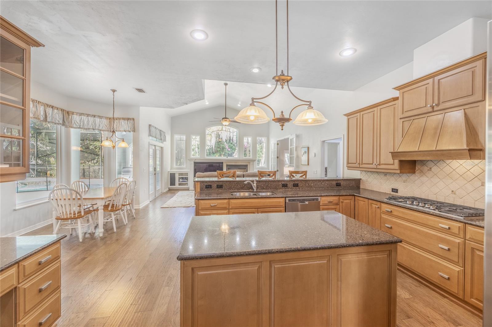 Image 8 of 83 For 7146 35th Avenue