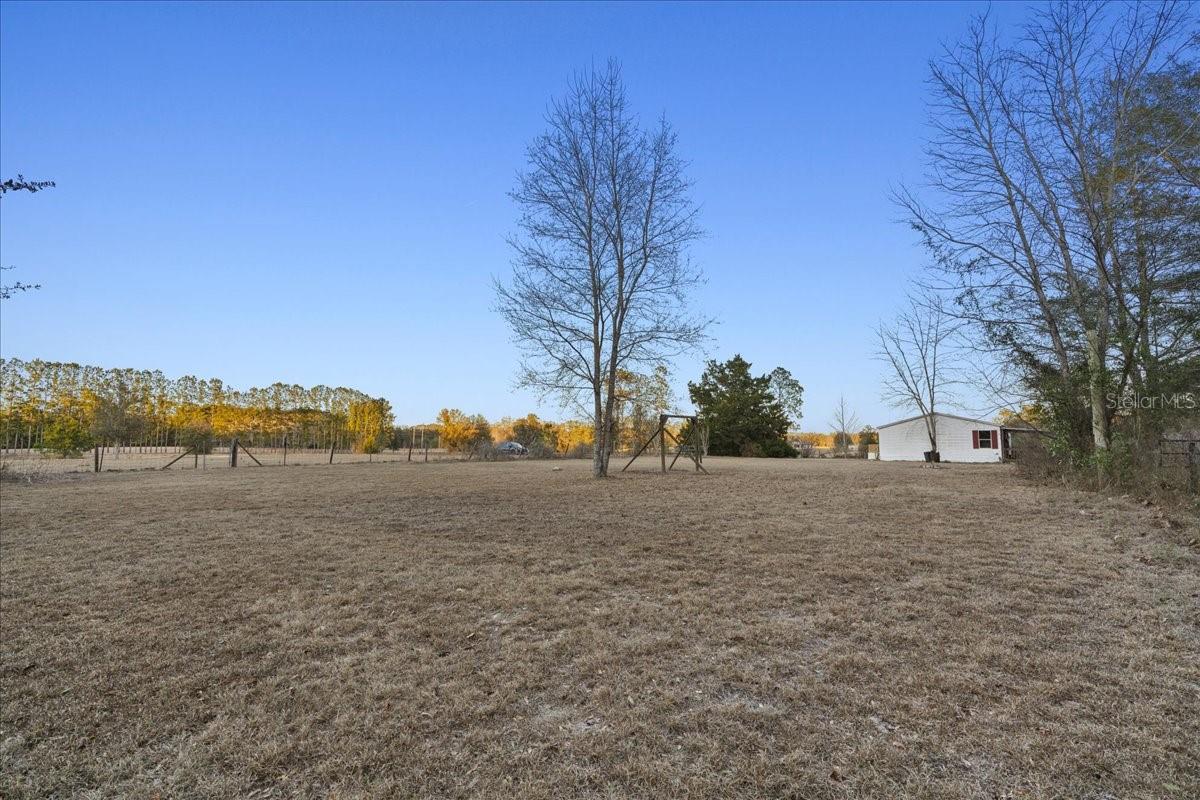 Image 16 of 66 For 19227 187th Avenue