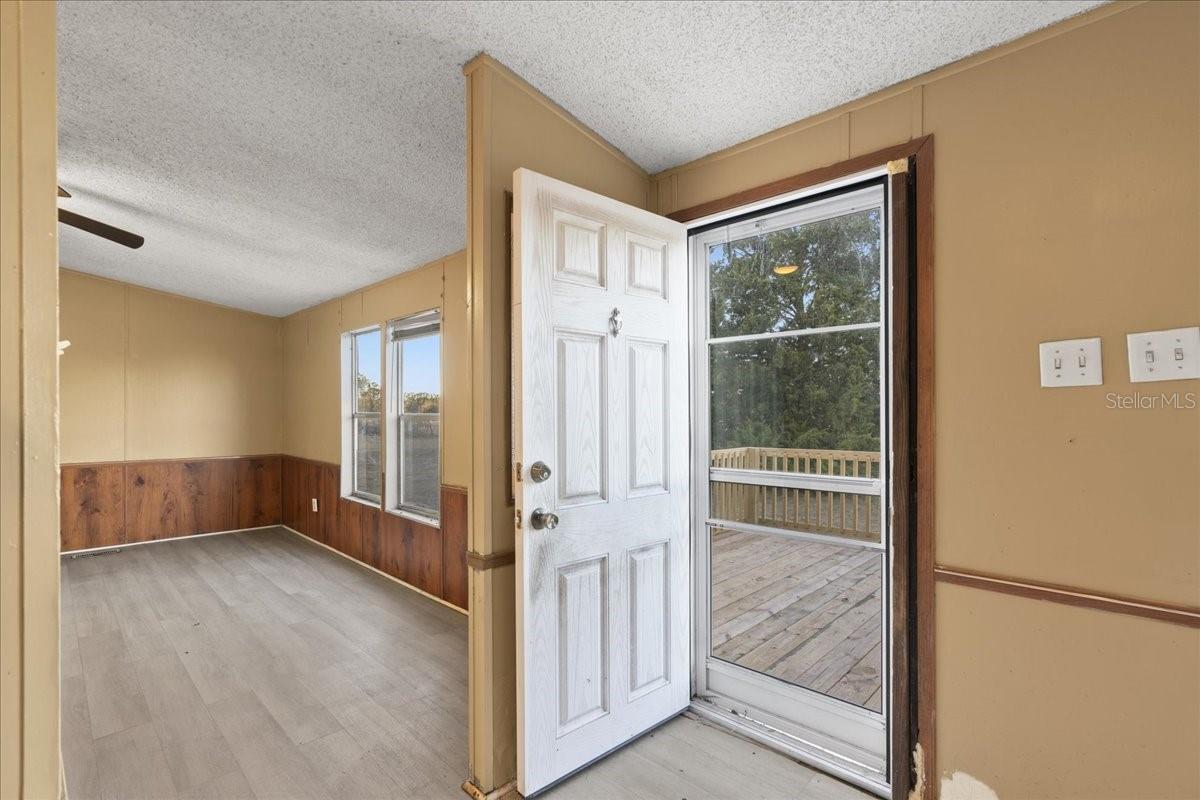 Image 17 of 66 For 19227 187th Avenue