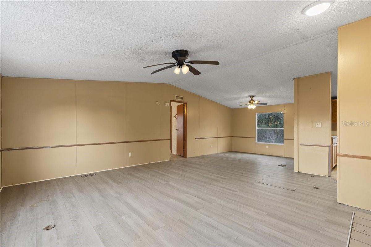 Image 18 of 66 For 19227 187th Avenue