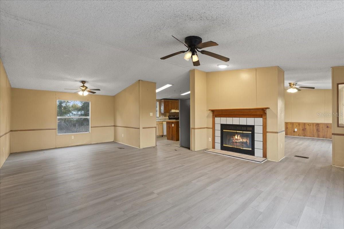 Image 19 of 66 For 19227 187th Avenue