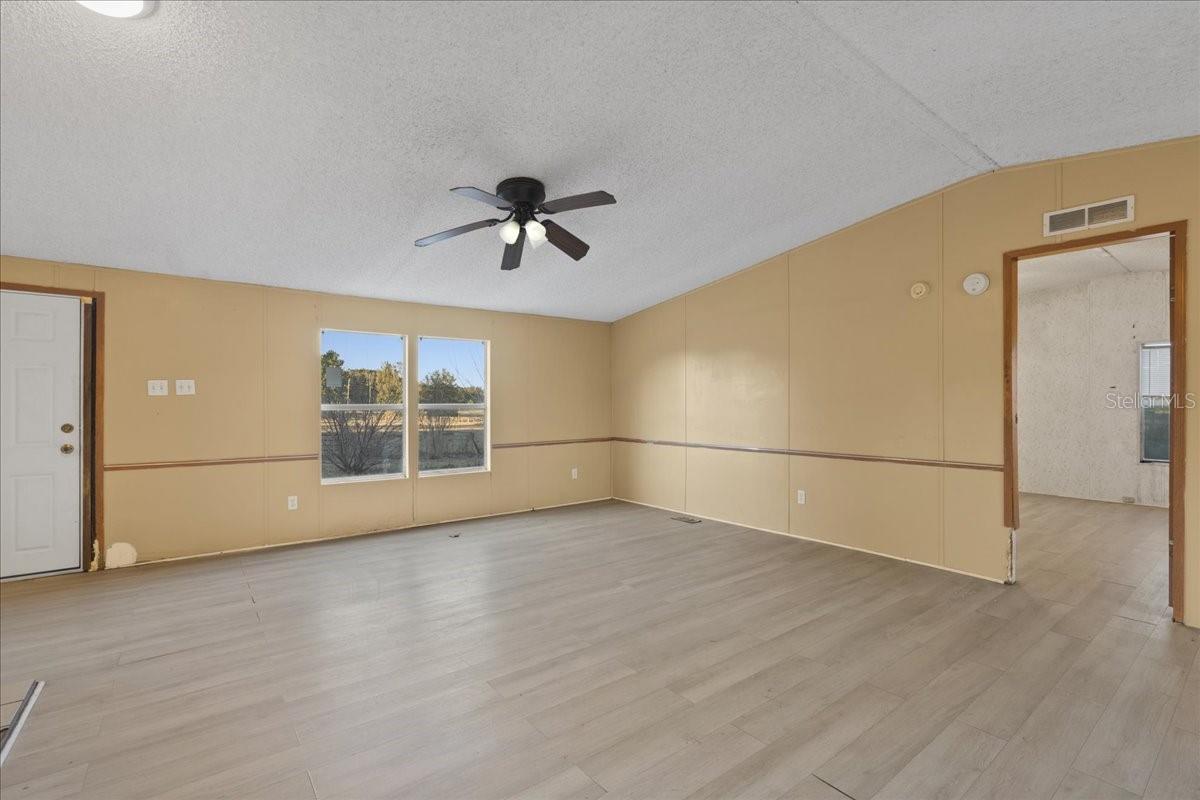 Image 22 of 66 For 19227 187th Avenue