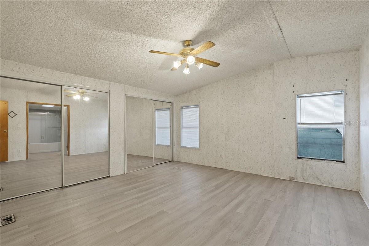 Image 25 of 66 For 19227 187th Avenue