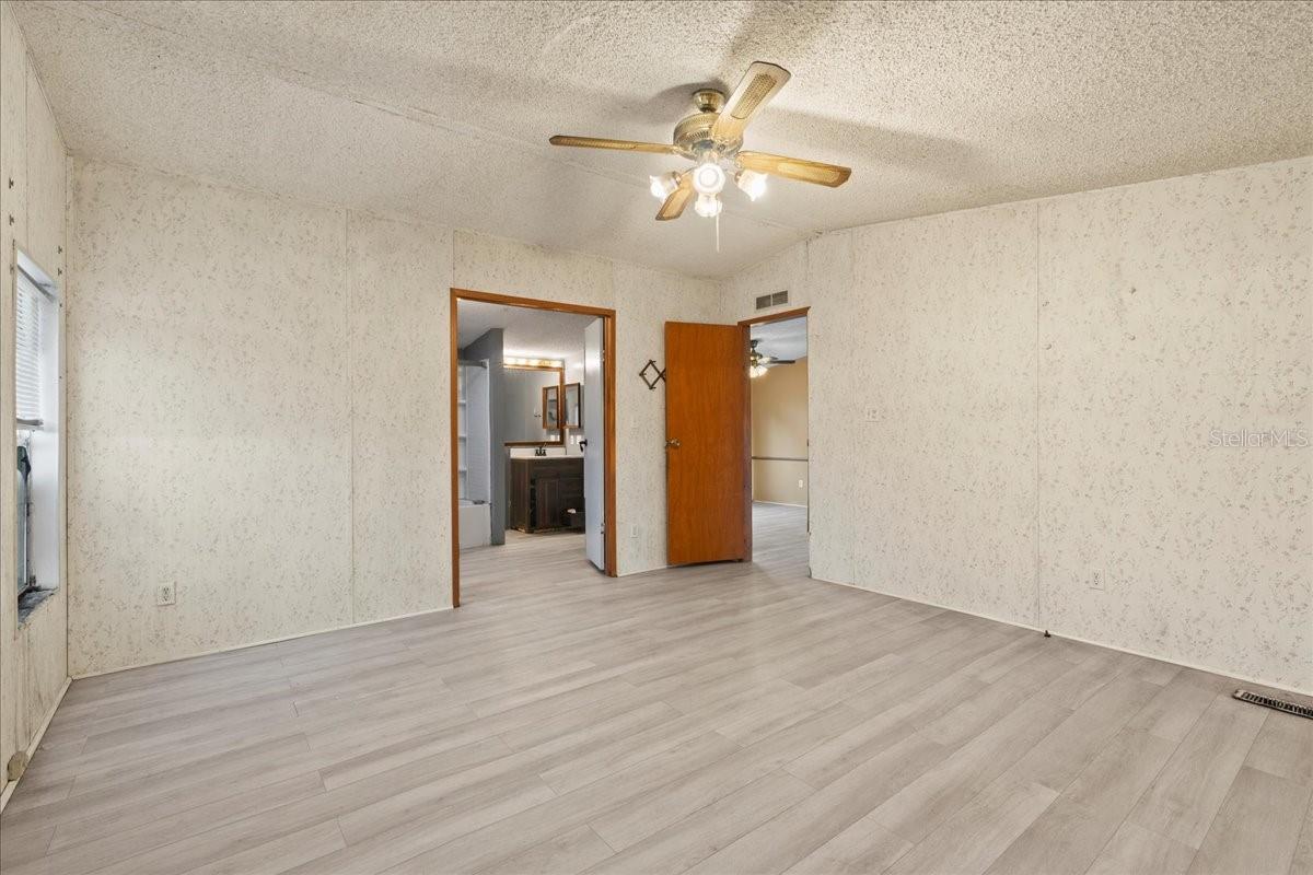 Image 27 of 66 For 19227 187th Avenue