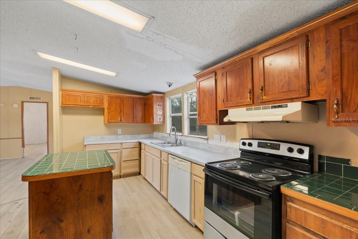 Image 35 of 66 For 19227 187th Avenue