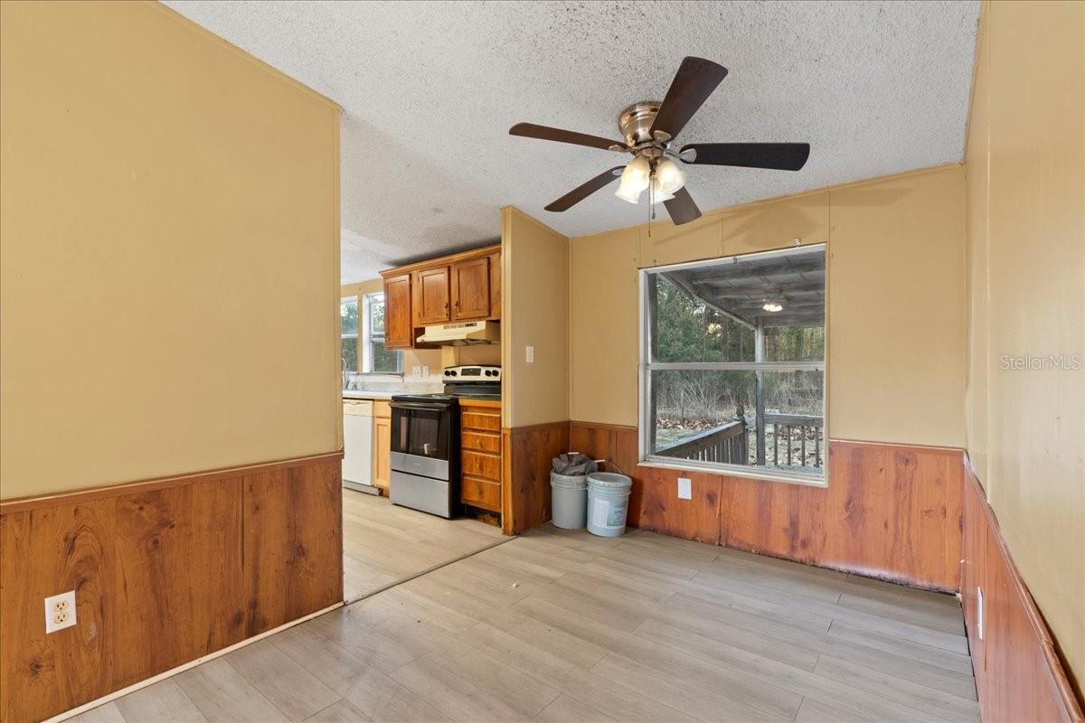 Image 36 of 66 For 19227 187th Avenue