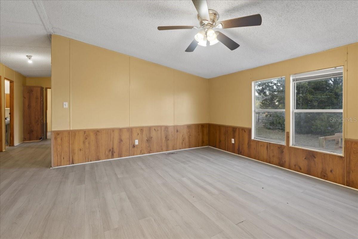 Image 40 of 66 For 19227 187th Avenue