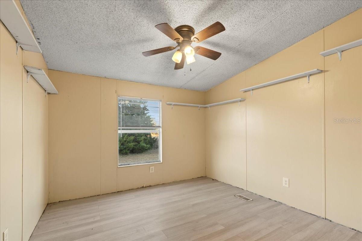 Image 44 of 66 For 19227 187th Avenue