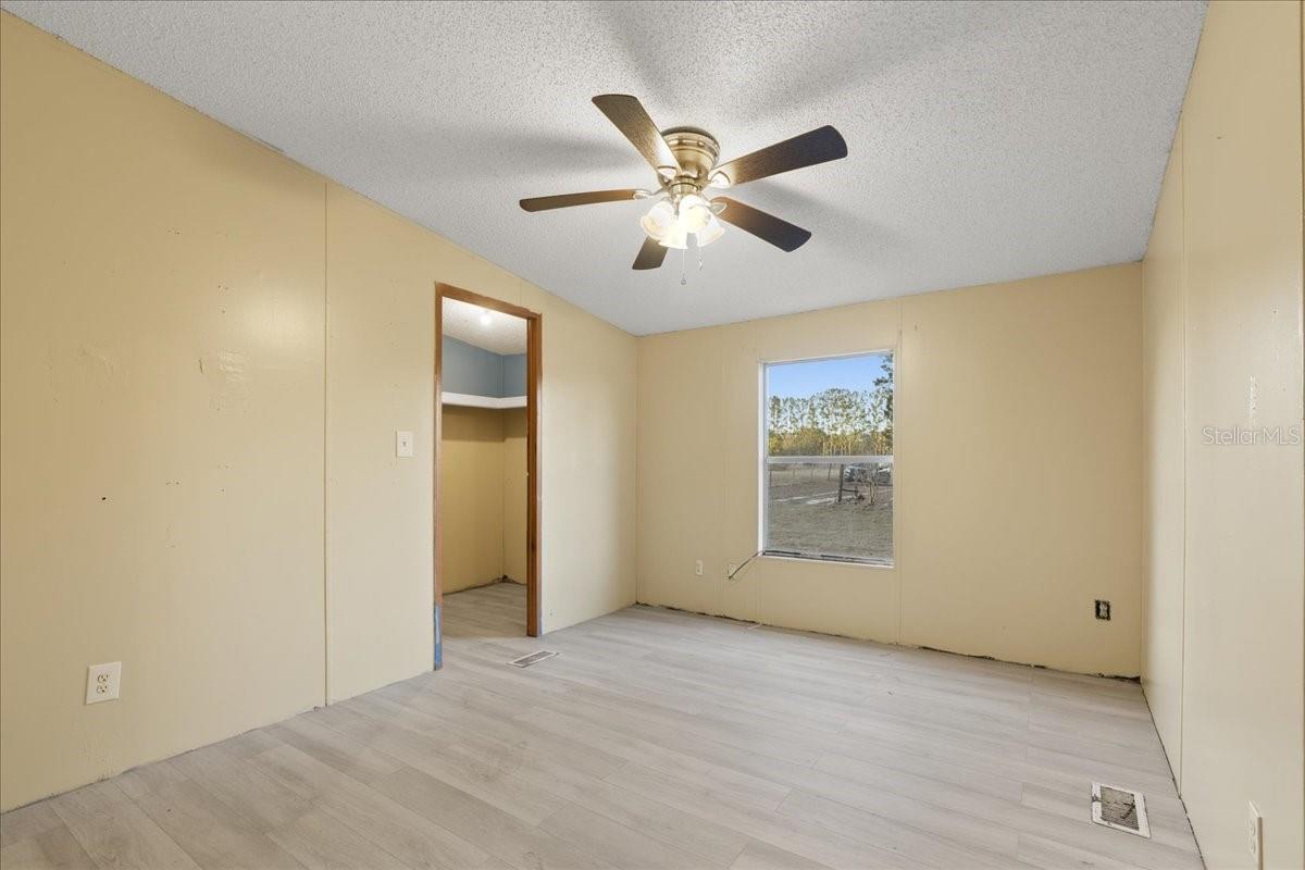 Image 46 of 66 For 19227 187th Avenue