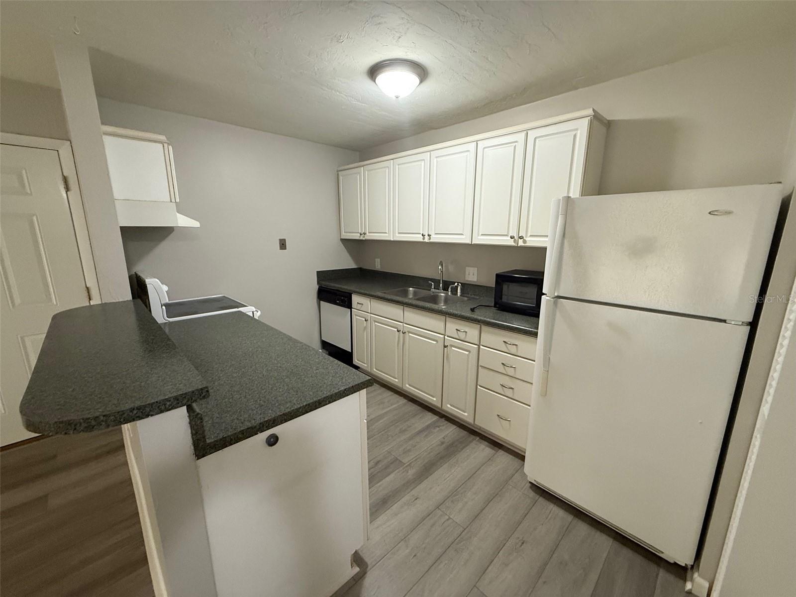 Image 5 of 10 For 1035 9th Street 1