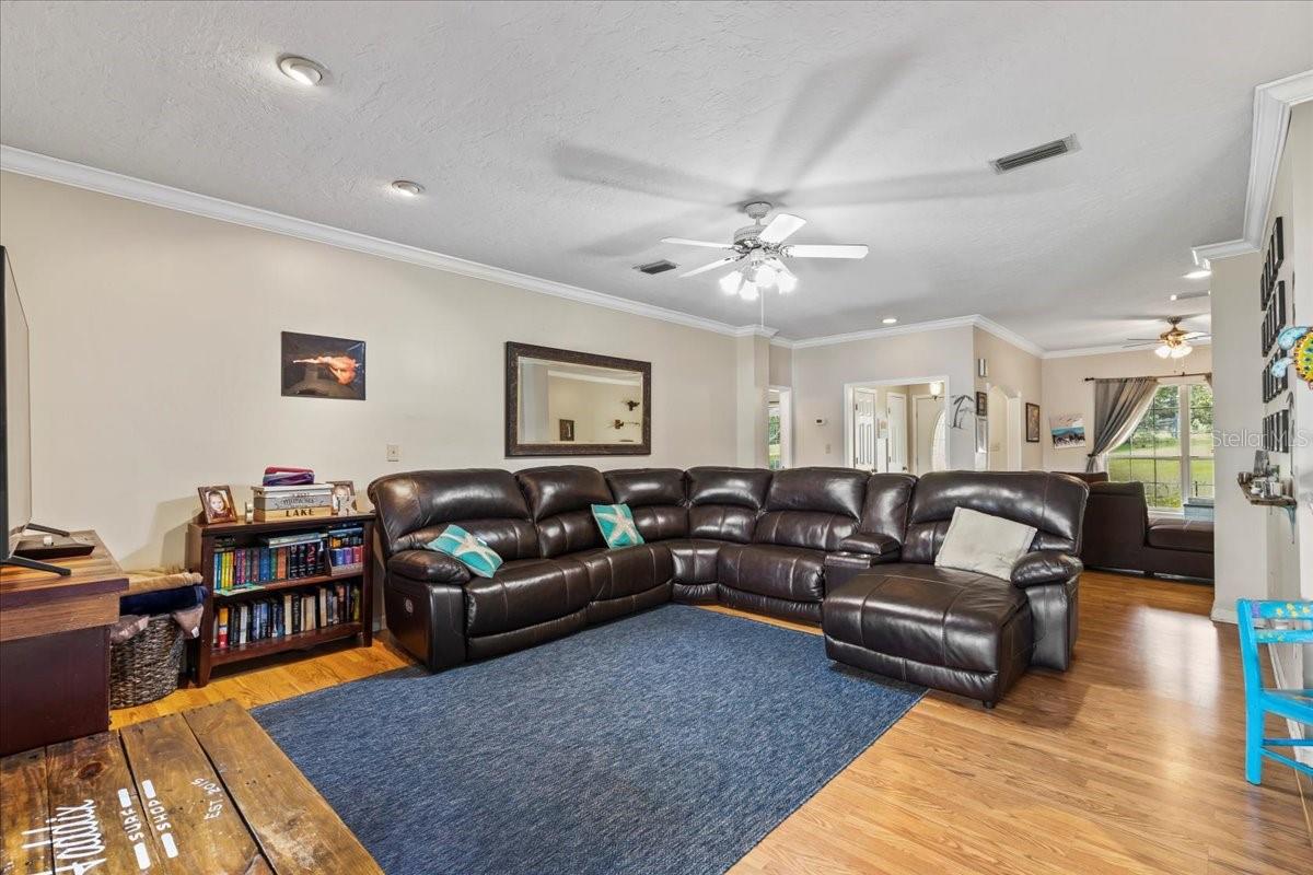 Image 22 of 49 For 6720 Mount Vernon Drive