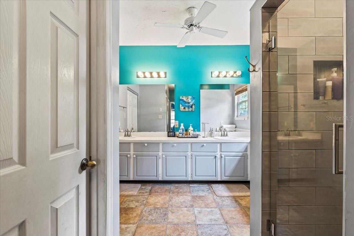 Image 37 of 49 For 6720 Mount Vernon Drive