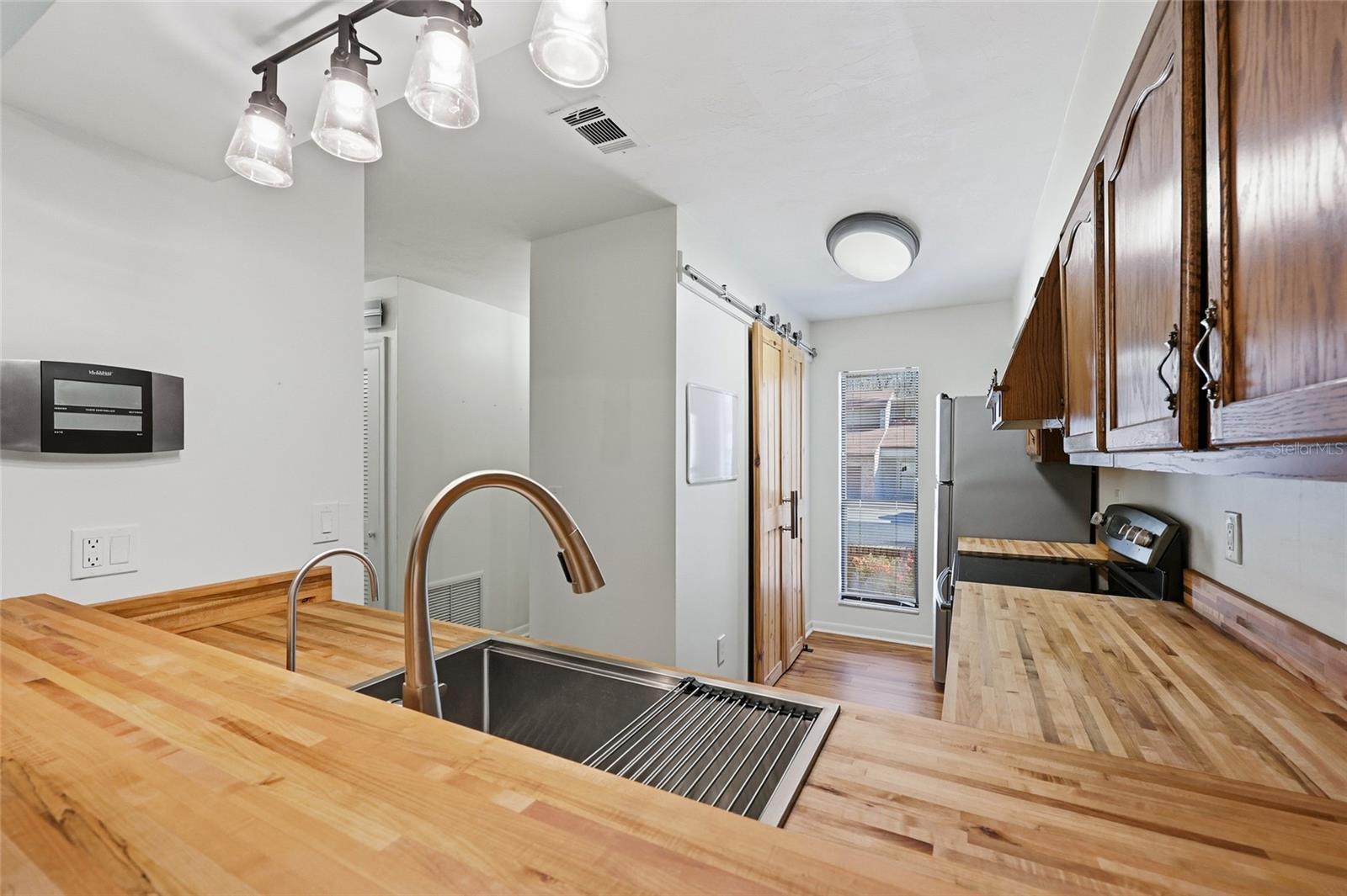 Image 7 of 23 For 3952 27th Lane